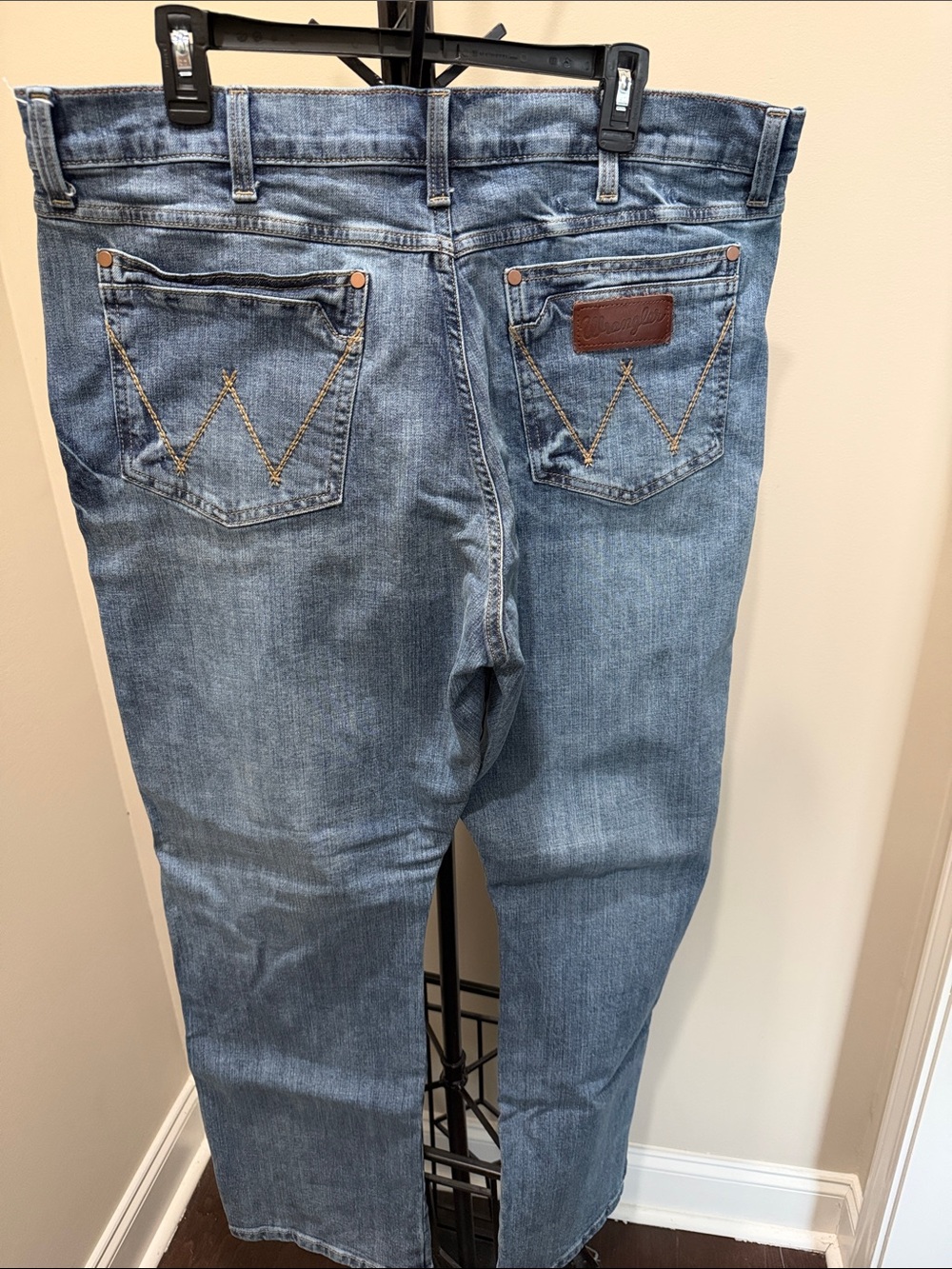 Relaxed Men’s Jeans in Blue Denim 38x32 Boot cut - Picture 3 of 6